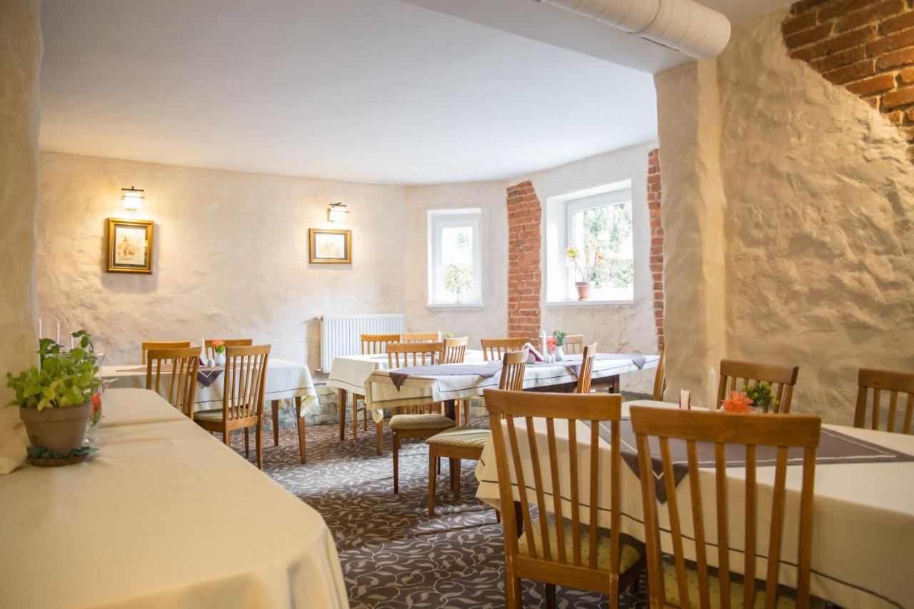 鹏斯吉纳特米默兹酒店 Świeradów-Zdrój 外观 照片