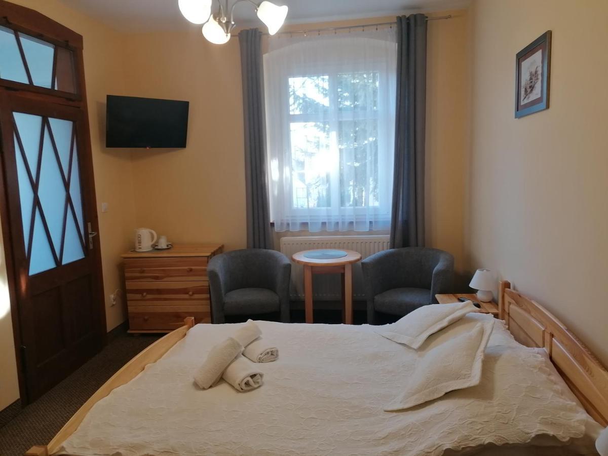 鹏斯吉纳特米默兹酒店 Świeradów-Zdrój 外观 照片