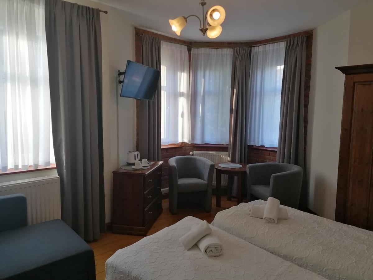 鹏斯吉纳特米默兹酒店 Świeradów-Zdrój 外观 照片